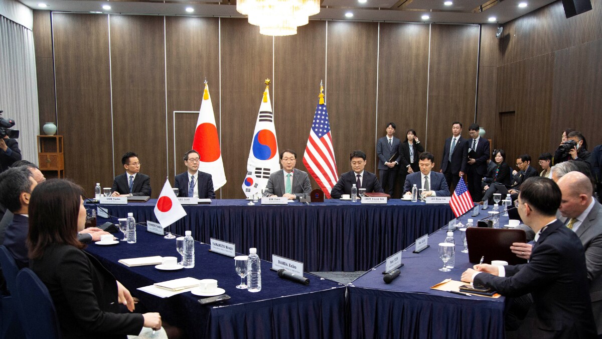Japan to Hold Talks with South Korea and U.S. on May 21 - Sankei ...