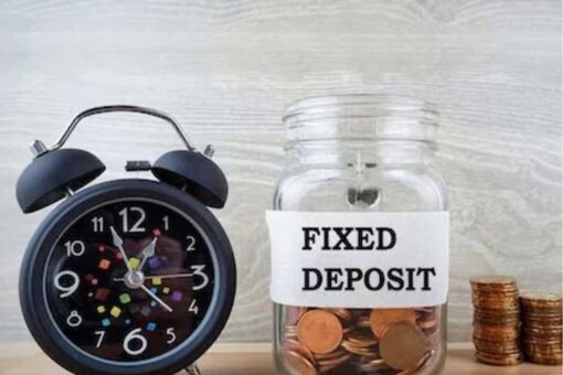 Check the comparison of the current FD interest rates offered by three lenders Axis Bank, PNB and ICICI Bank on deposits below Rs 2 crore.