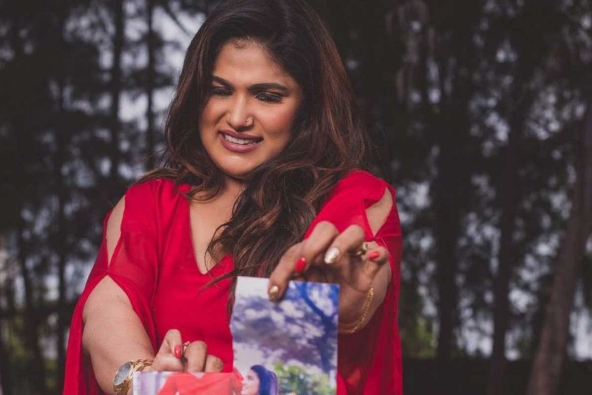 Actress Shalini Is Trending For Her Divorce Photoshoot, See Pics