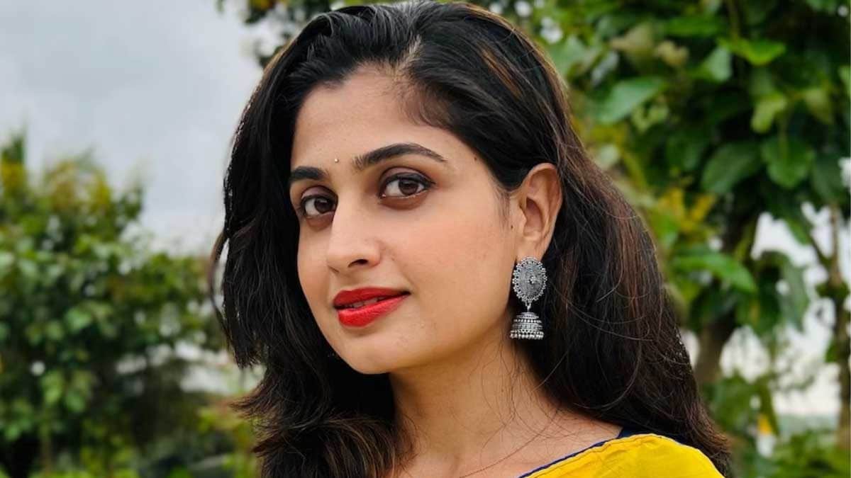 Chaithra Rai To Share Screen Space With Jr NTR In Koratala Siva's NTR ...