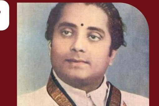  Mahakavi Kalidasa was remade in Telugu as Mahakavi Kalidasu.
