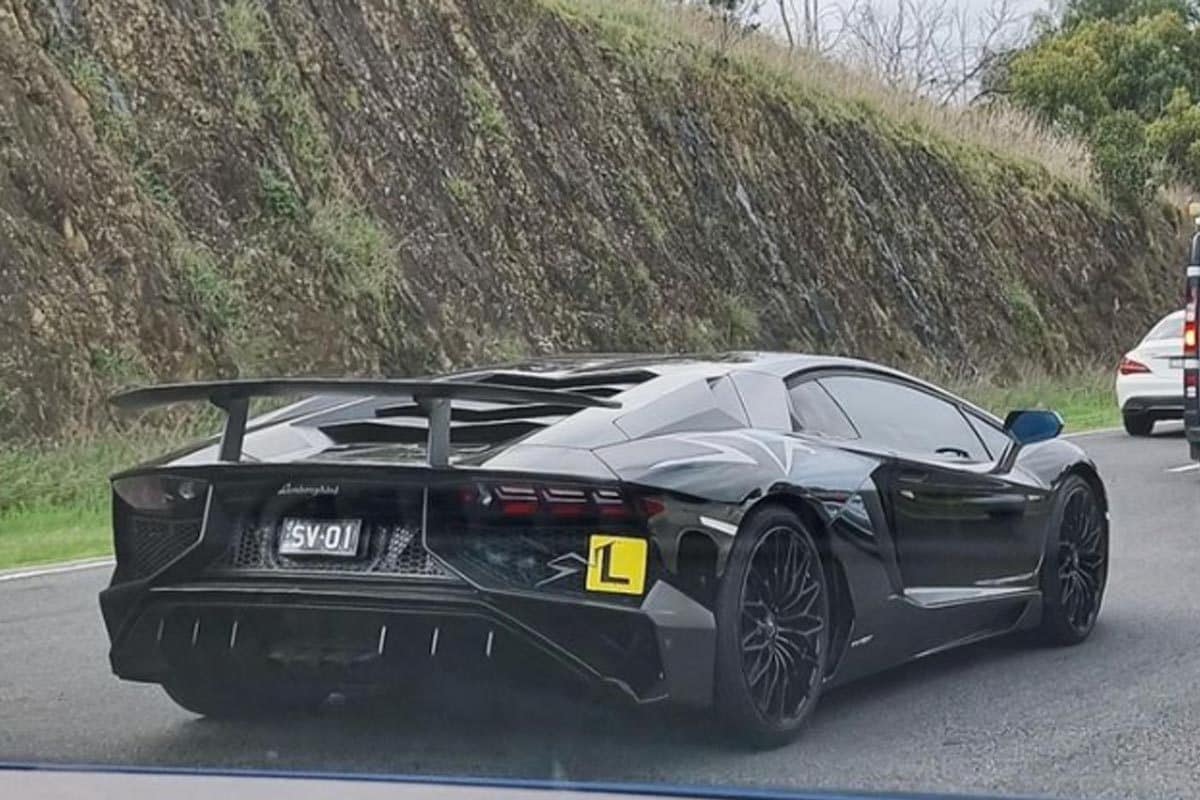 16-Year-Old Learner Drives Lamborghini Aventador On Busy Highway