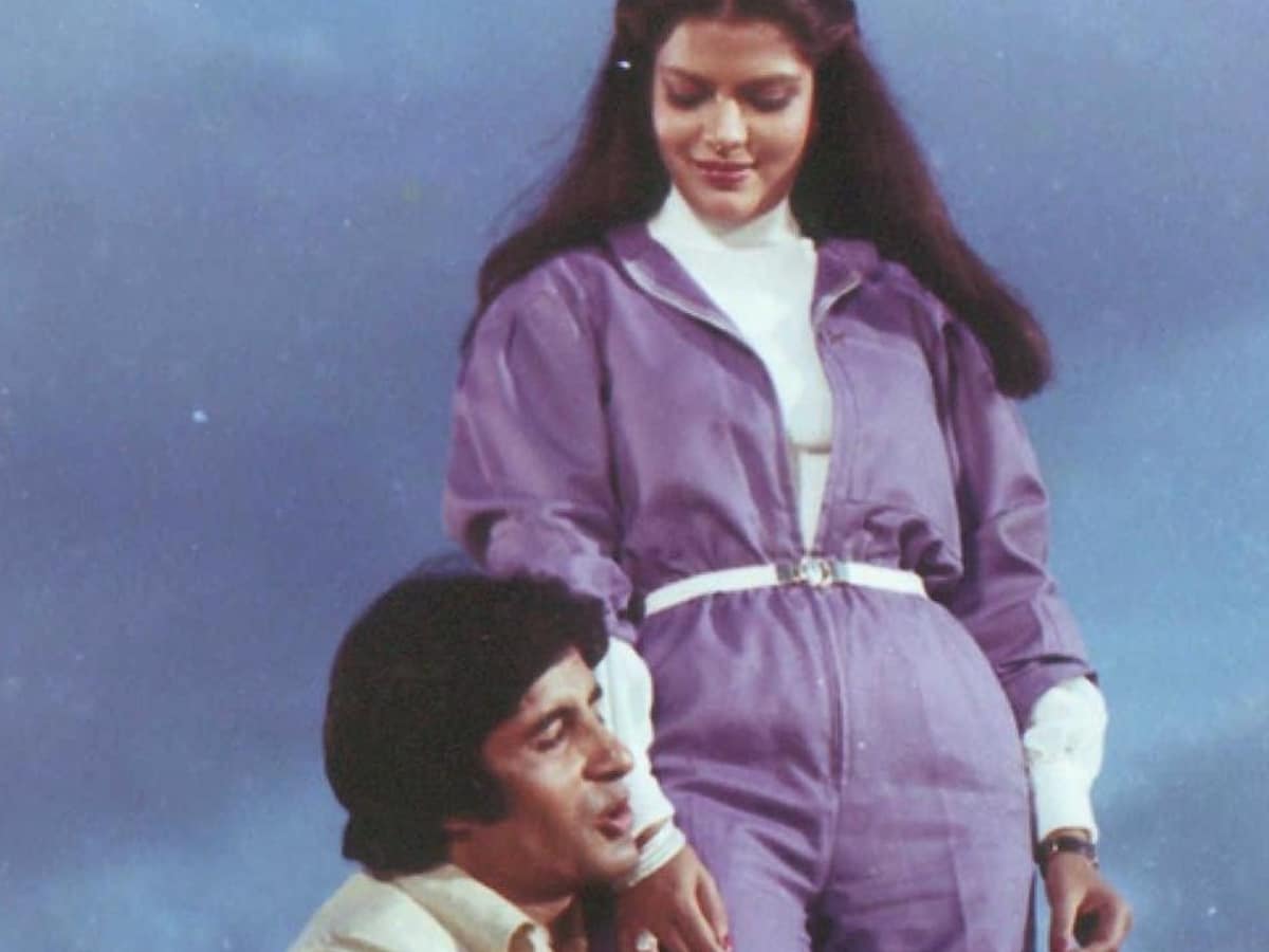 1200px x 900px - Zeenat Aman Celebrates 42 Years Of Laawaris, Shares Old Pic With Amitabh  Bachchan From The Set - News18