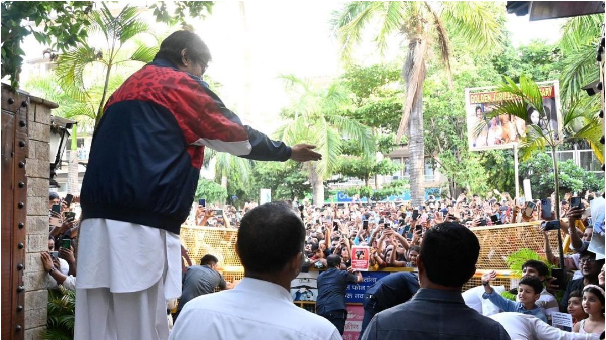 Amitabh Bachchan Finally Reveals Why He Greets His Fans Barefoot Every Sunday Outside Jalsa - Vimarsana News