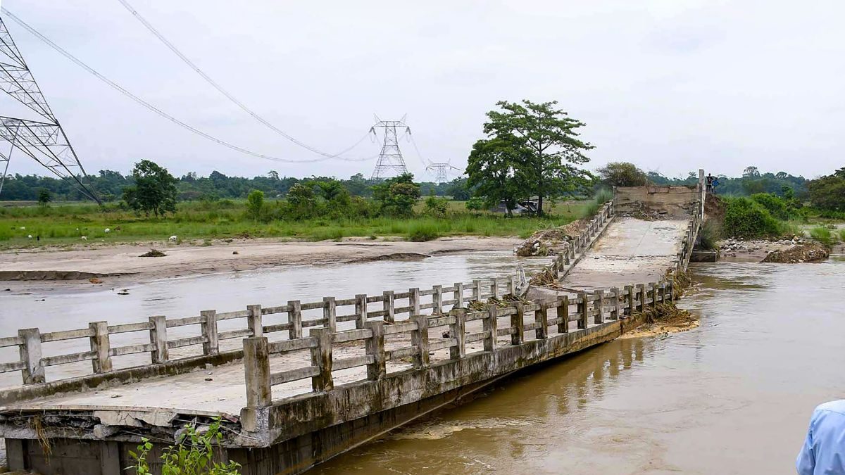 Assam Flood Situation Worsens Over 67 000 People In 17 Districts