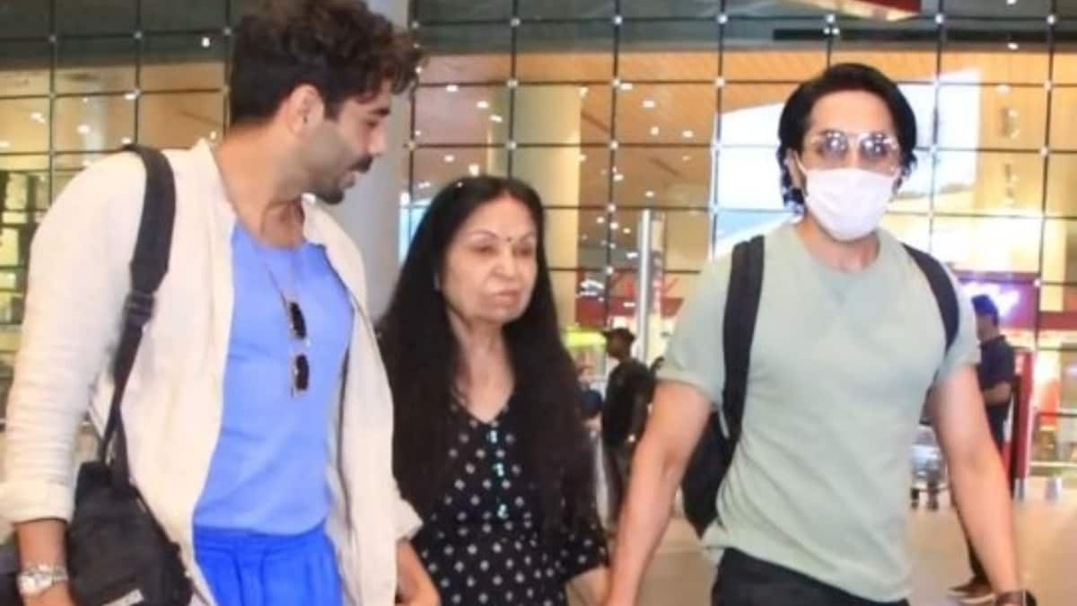 Ayushmann Khurrana And Aparshakti Bring Mother To Mumbai After Father's Death