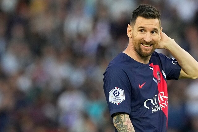 Lionel Messi Bids Farewell To Paris Saint Germain Amid Boos News18