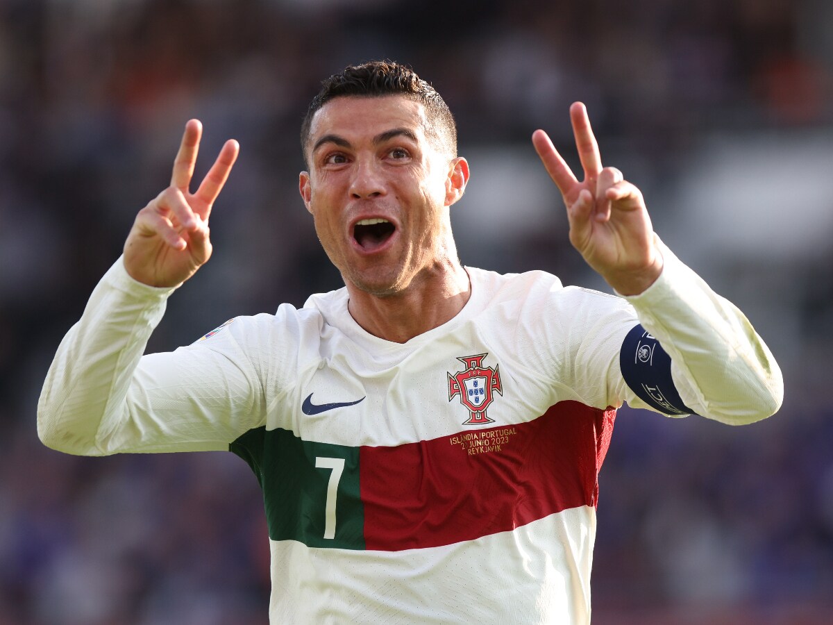 Ronaldo hits 200 caps, scores 123rd goal, and sends Portugal to top of Euro  2024 qualifying - Inside World Football