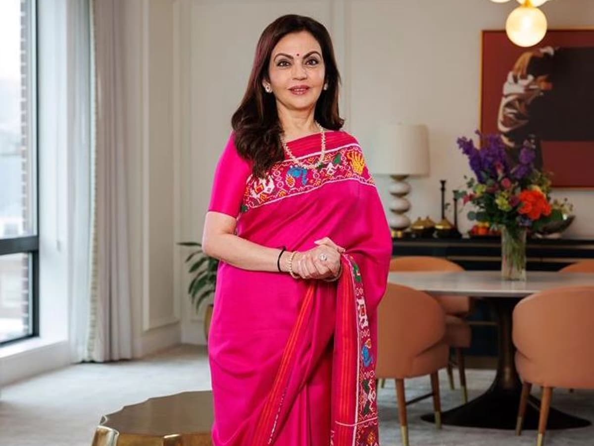 Nita Ambani Epitomises Elegance in an Exquisite Pink Patola Saree for the White House State Lunch - News18