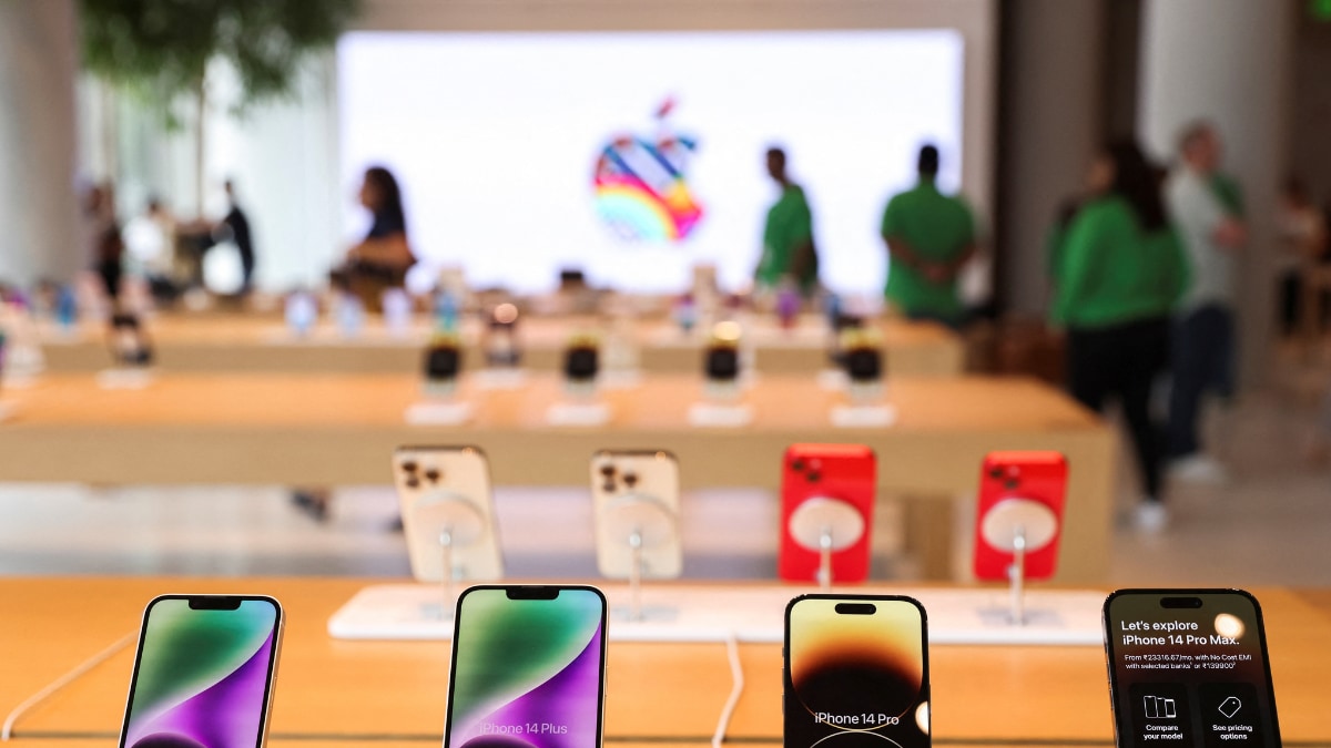 iPhone Maker Foxconn to Get 300-Acre Bengaluru Land by July 1; First Phone to Roll Out in April 2024