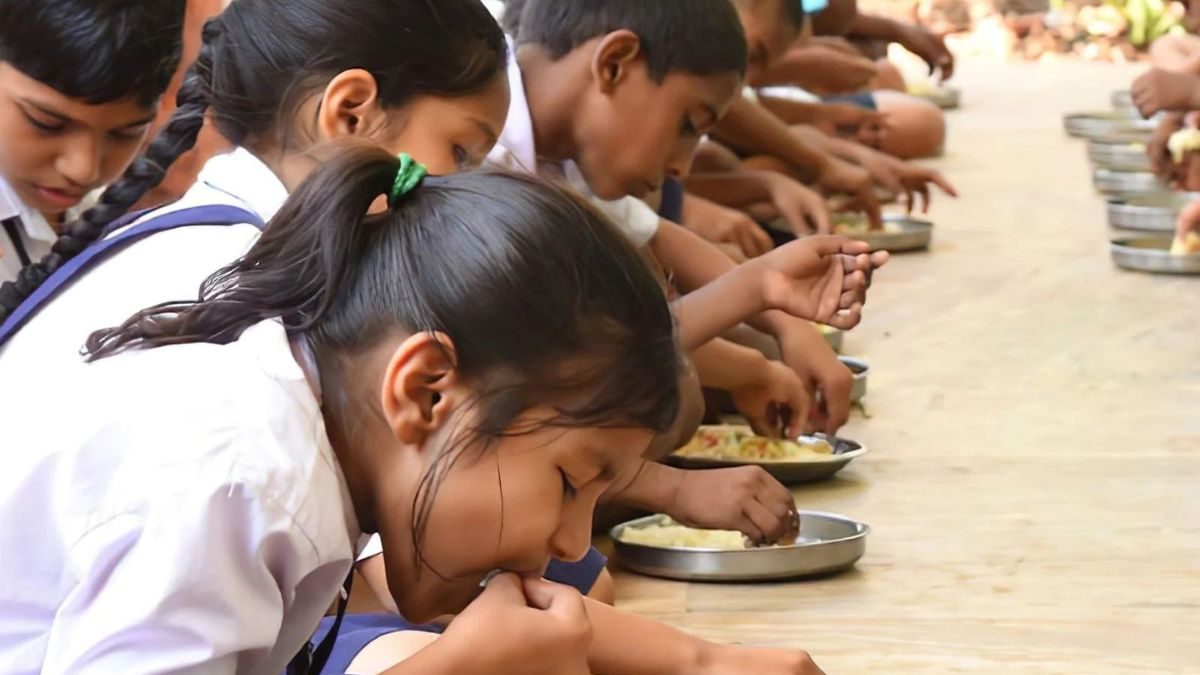 मध्याह्न भोजन खाने के बाद स्कूली बच्चों के बीमार पड़ने की रिपोर्ट पर NHRC ने बिहार सरकार को नोटिस जारी किया