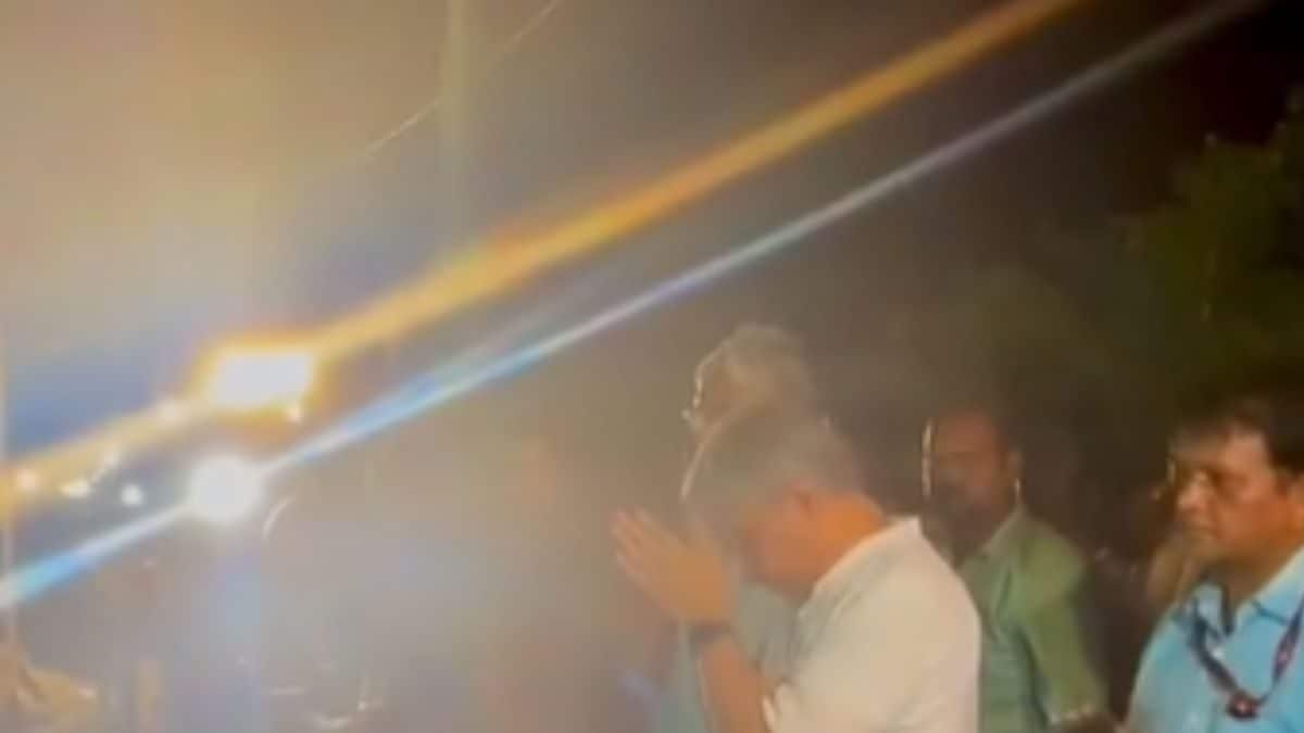 Odisha Train Tragedy: Rly Minister Vaishnaw Prays as First Train Moves On Restored Tracks | WATCH