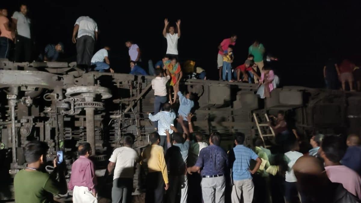 Odisha: 5 Coaches of Coromandel Categorical Derail in Balasore; A number of Feared Lifeless, Rescue Op Underway
