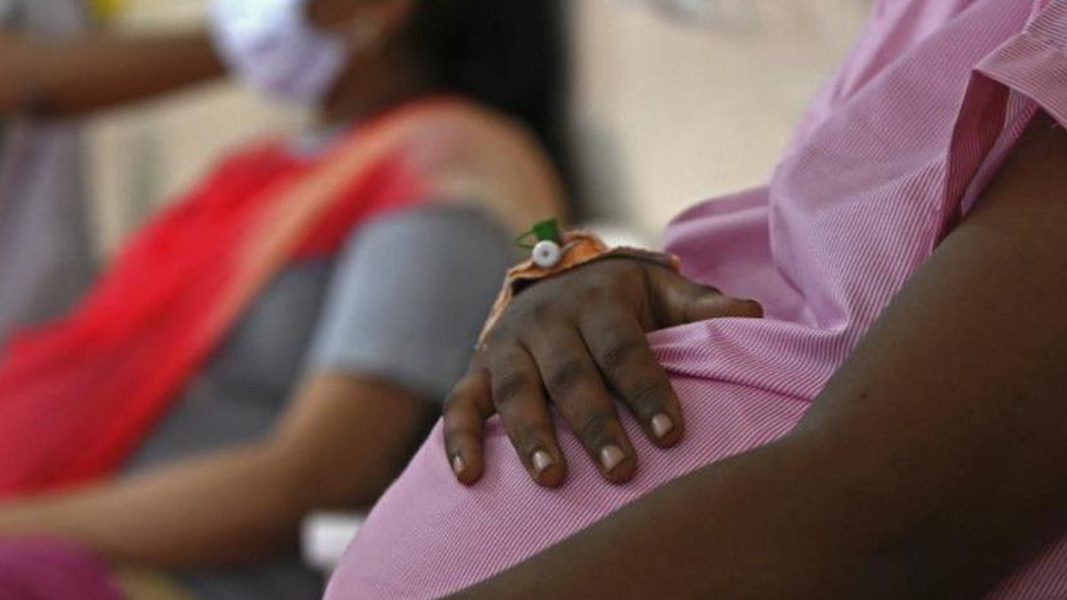Ambulance ‘Runs Out of Gasoline’, Telangana Girl Delivers Child on Highway; Collector Denies Report – News18