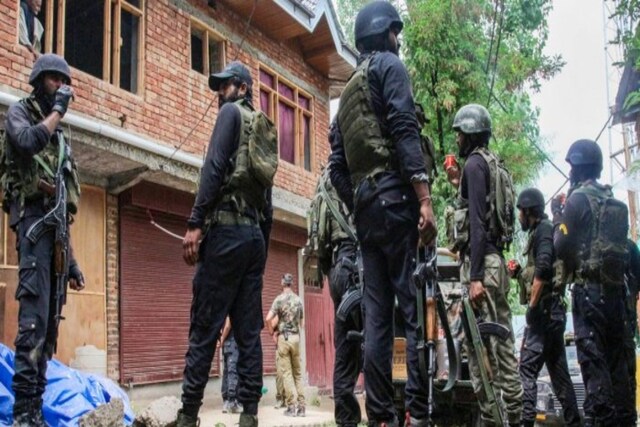 The AFSPA empowers security forces to conduct operations and arrest anyone without any prior warrant, besides giving immunity from arrest and prosecution to the forces if they shoot someone dead.(Representative image/PTI)