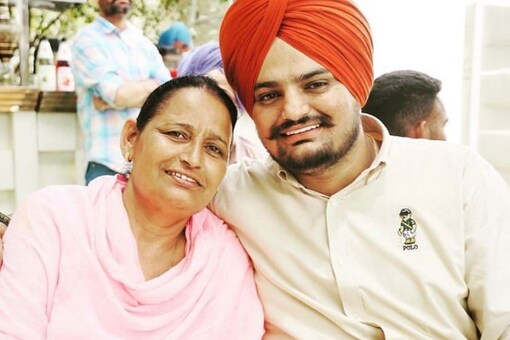 Late Punjabi singer Sidhu Moose Wala with his mother 