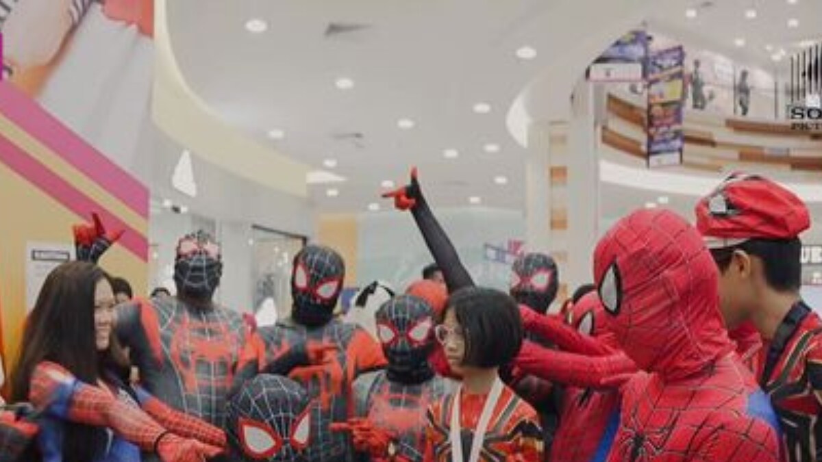 Spider-Man Mania Sweeps Malaysia Mall As 685 Fans Set New World Record - Vimarsana News