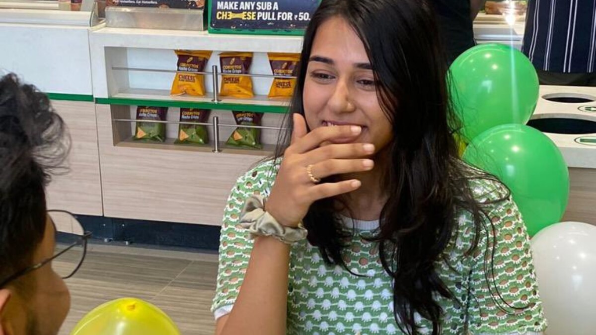 'What About Single People?' Says Internet As Subway Sponsors Date For Couple - Vimarsana News