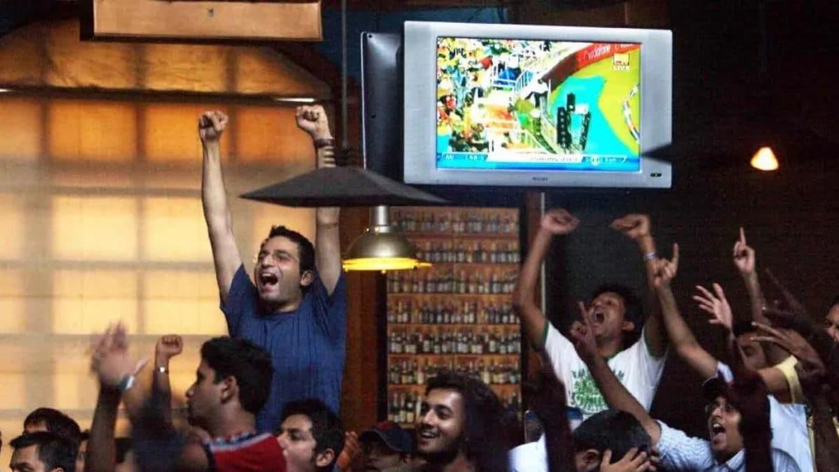 'Choose Wisely': Man Says Watching IPL is Waste of Time, Gets Roasted on Twitter - Vimarsana News