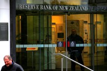 New Zealand Dips Into Recession, Putting Rate Hikes In Doubt