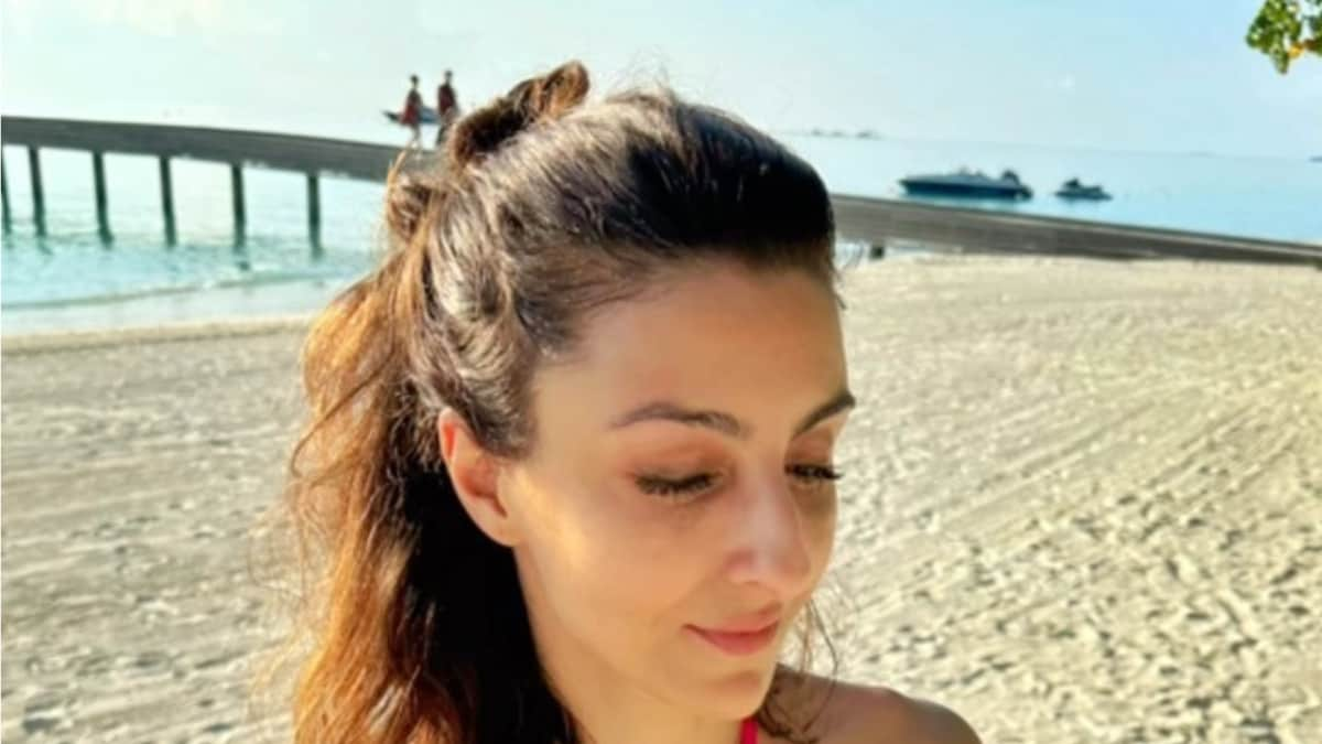 Soha Ali Khan’s Vacation Mood Is Simple, ‘Don’t Worry, Beach Happy’