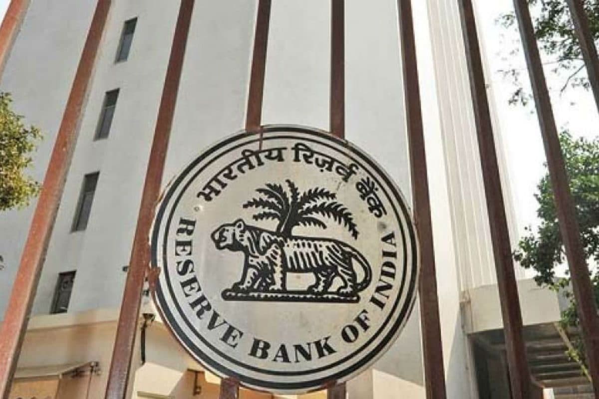 RBI Likely To Maintain Pause On Interest Rate As Inflation Moves Southwards: Experts