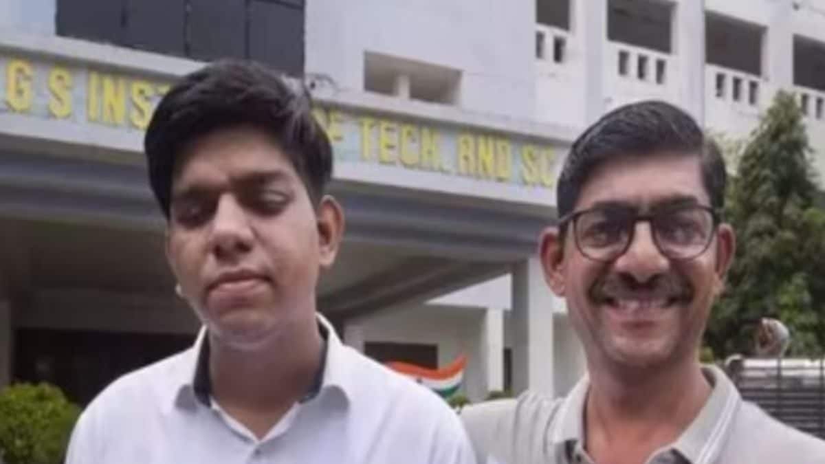 मिलिए दृष्टिबाधित ग्रेजुएट यश सोनाकिया से, जिन्हें माइक्रोसॉफ्ट से मिला 47 लाख रुपये का पैकेज – News18