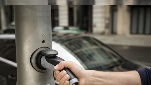 New Delhi: Electric Vehicle Policy Extended Through December 31. (Representational image/News18)