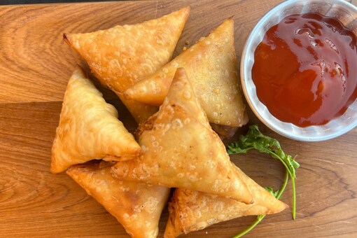 Samosas are absolutely scrumptious and a delight in monsoons