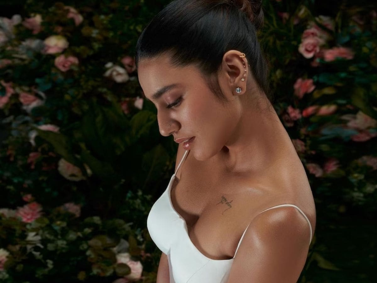 Priya Prakash Varrier Shines In White Sleeveless Corset Dress, Check Out  the Captivating Pics - News18
