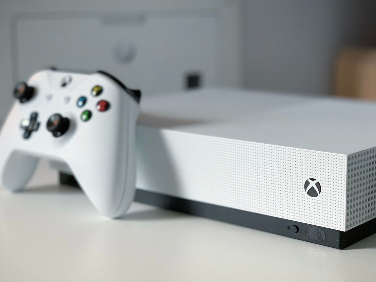 Microsoft Xbox One review: Much improved, the Xbox One has hit its stride -  CNET