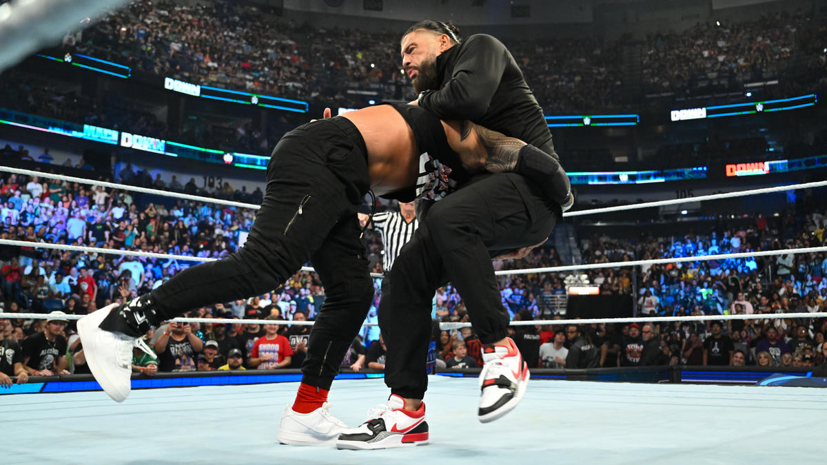 Jey Uso registered the pinfall win but was subsequently attacked by Solo Sikoa. He tried to battle 'Solo' but the numbers game went against him when Roman Reigns also joined the fist fight. 