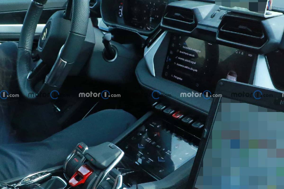 2025 Urus Spied With an Updated Interior, Pics Inside News18