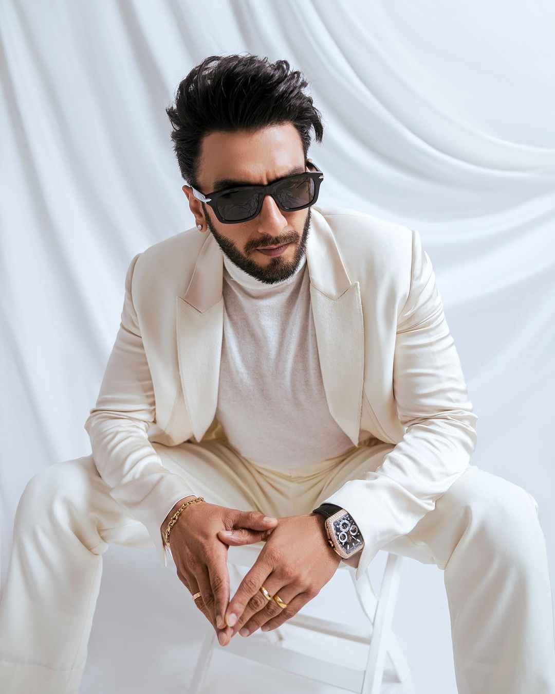 For all those who believe that an all-white look can never be magical, well Ranveer Singh has the perfect answer for you all. (Image: Instagram) For all those who believe that an all-white look can never be magical, well Ranveer Singh has the perfect answer for you all. (Image: Instagram)