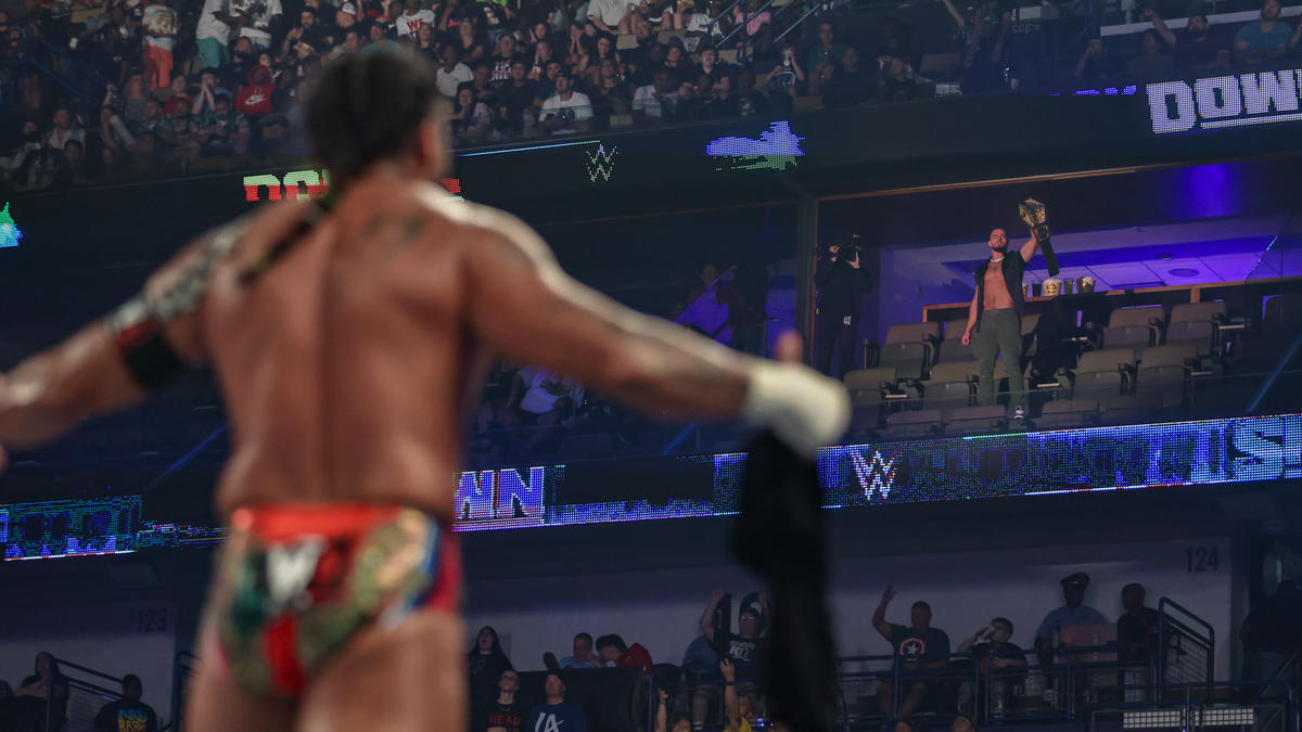 The two LWO teammates barely warmed up when Mysterio suffered an injury and the match ended through referee's stoppage. Escobar will challenge Theory however it remains to be seen whether the US title will exchange hands or not. 