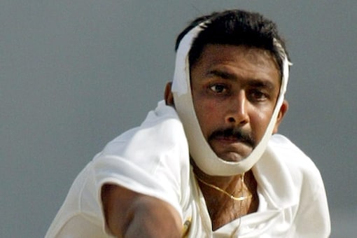 Anil Kumble bowling to West Indies with a broken jaw in Antigua in 2002. (Credit: AFP)
