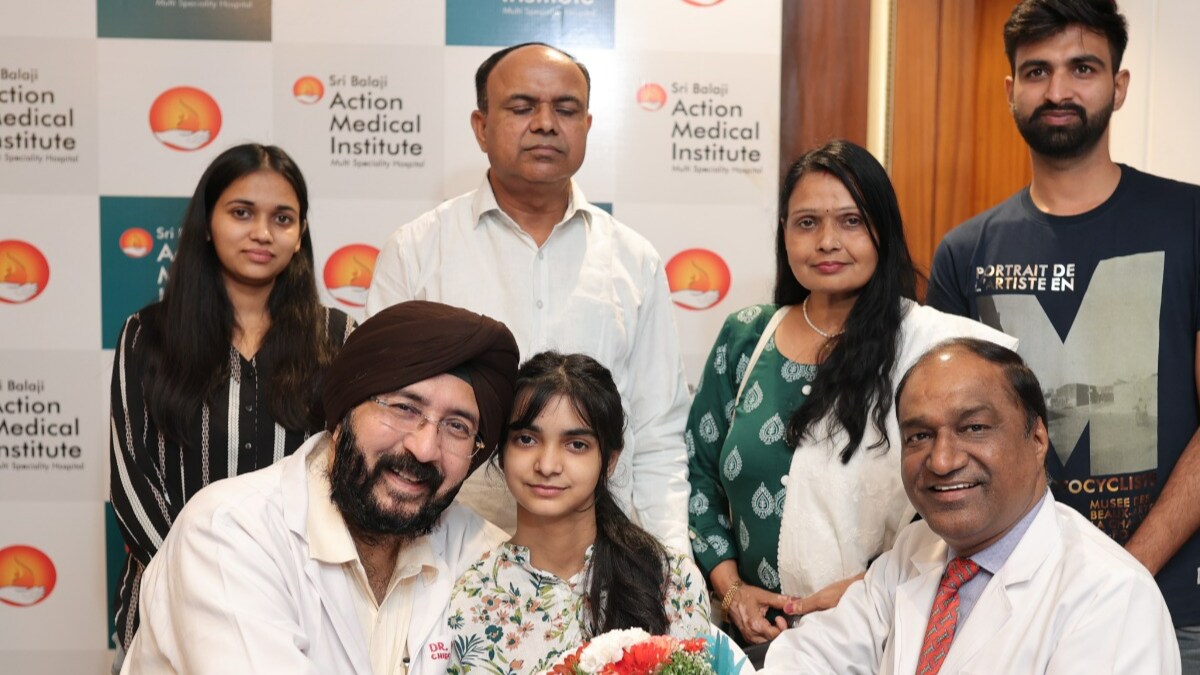 Willpower, Timely Treatment, And A Miracle: How UP Teen Is Bouncing Back from Her 'Complete Spine Injury' - Vimarsana News