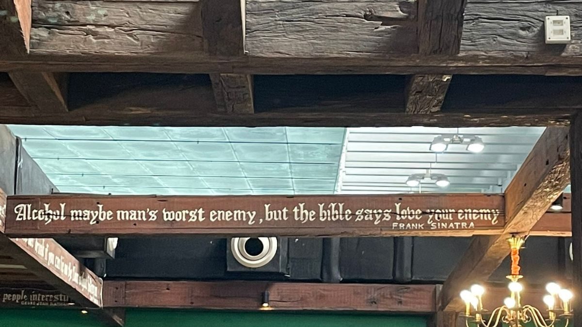 'Problem With The World': Kolkata Cafe's 'Wrong' Motivational Quotes Have Twitter Amused - Vimarsana News