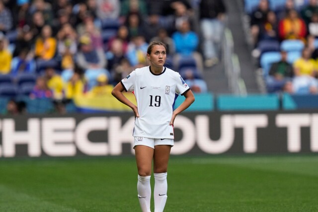 South Korea's Casey Phair Becomes Youngest Ever World Cup Player at 16 ...