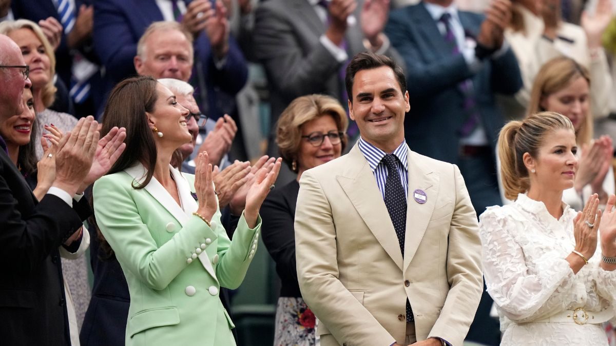 Roger Federer Gets Standing Ovation as he Walks Out to Royal Box on Day ...