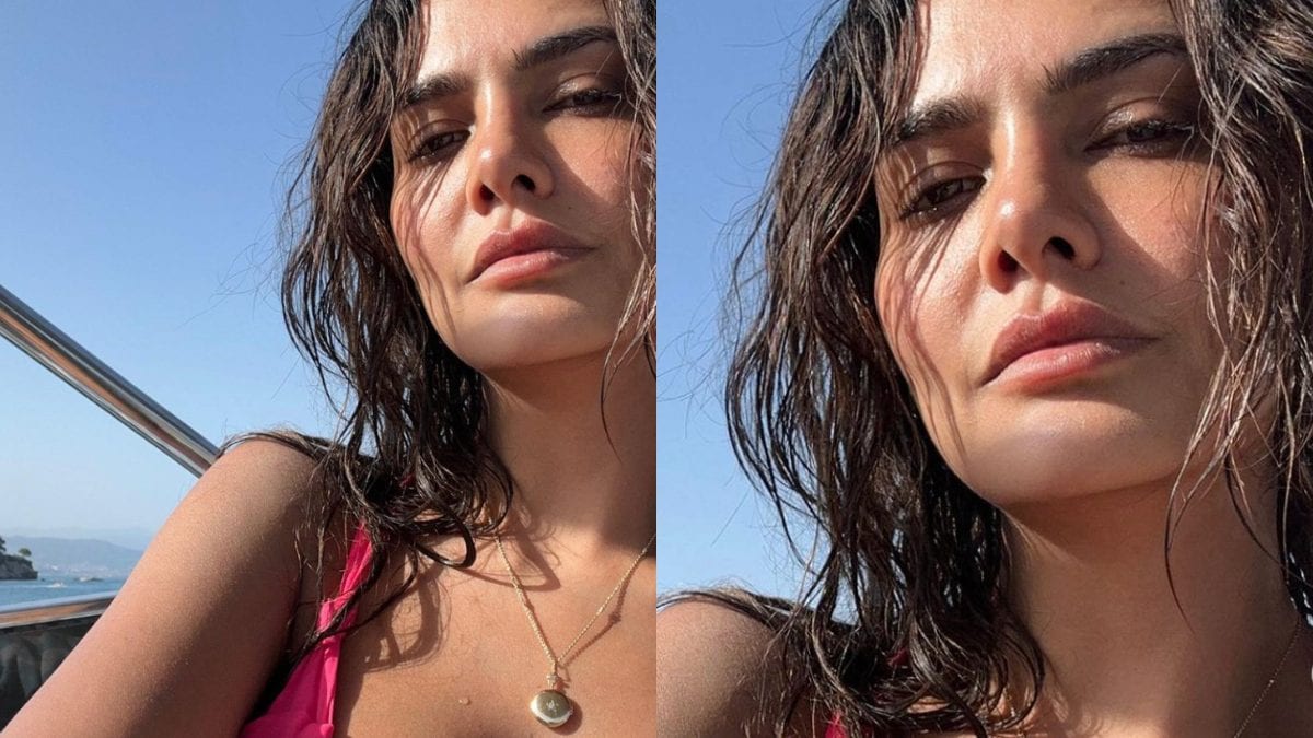 HOT! Esha Gupta Sets Temperature Soaring In a Sexy Neon Pink Bikini; Check Her Photo Here - Vimarsana News