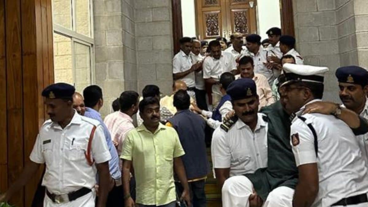 Karnataka Assembly: 10 BJP MLAs Suspended for Throwing Papers at Speaker's Chair; Bommai Calls Govt 'Inhuman' - Vimarsana News