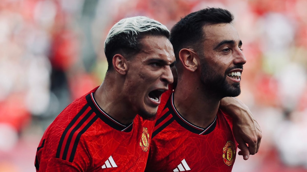 Bruno Fernandes and Jadon Sancho Help Manchester United Beat Arsenal 2-0 in Friendly – News18