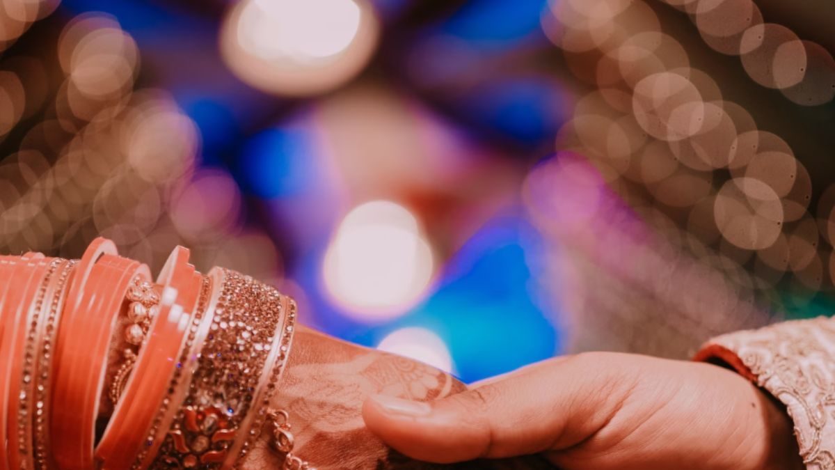 Woman Speaking to 14 Men Through Matrimony Asks Internet to Choose the 'Right One' For Her - Vimarsana News