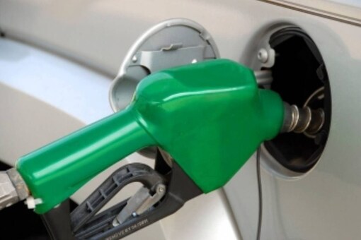 Petrol, Diesel Price on August 30. (Photo: IANS)