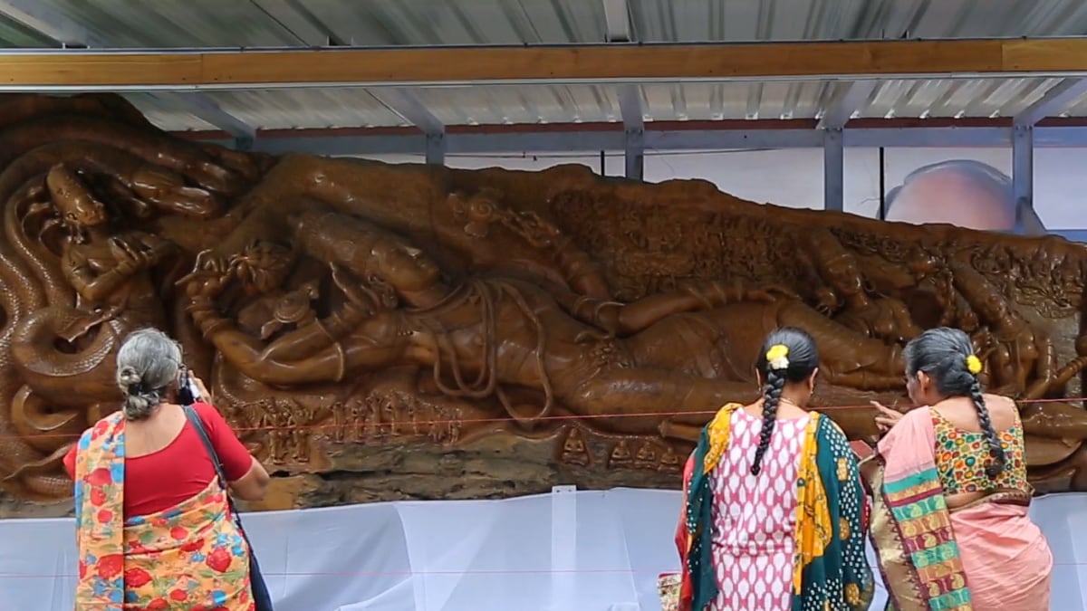 Carved on 1,500-year-old Tree, This 21-feet-Lord Sri Anantha Padmanabhaswamy Idol Is A Hit Among Tourists - Vimarsana News