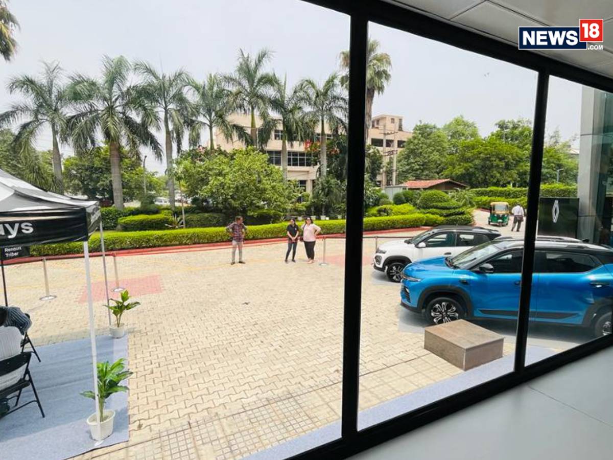 Renault Showroom on Wheels