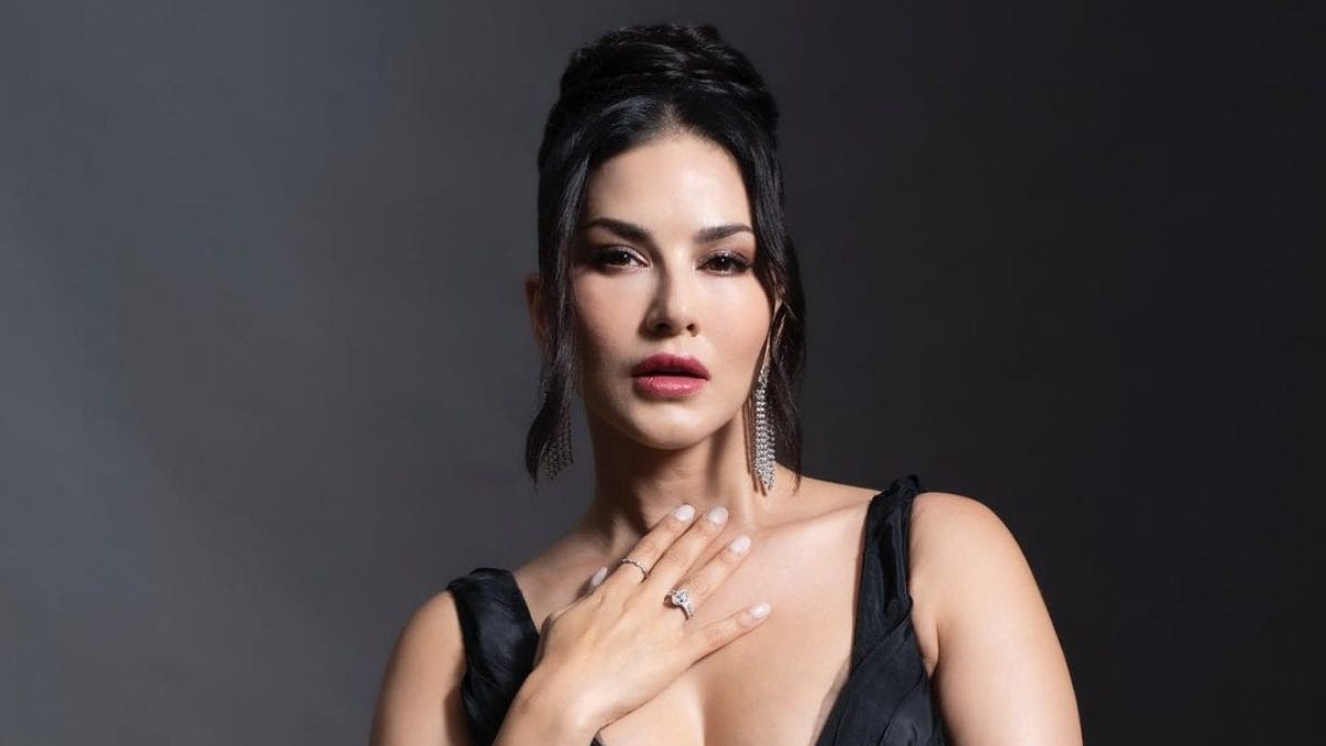 Sunny Leone On Shifting To Bollywood From Adult Entertainment, Says She  'Tried To Be Dignified' Throughout - News18