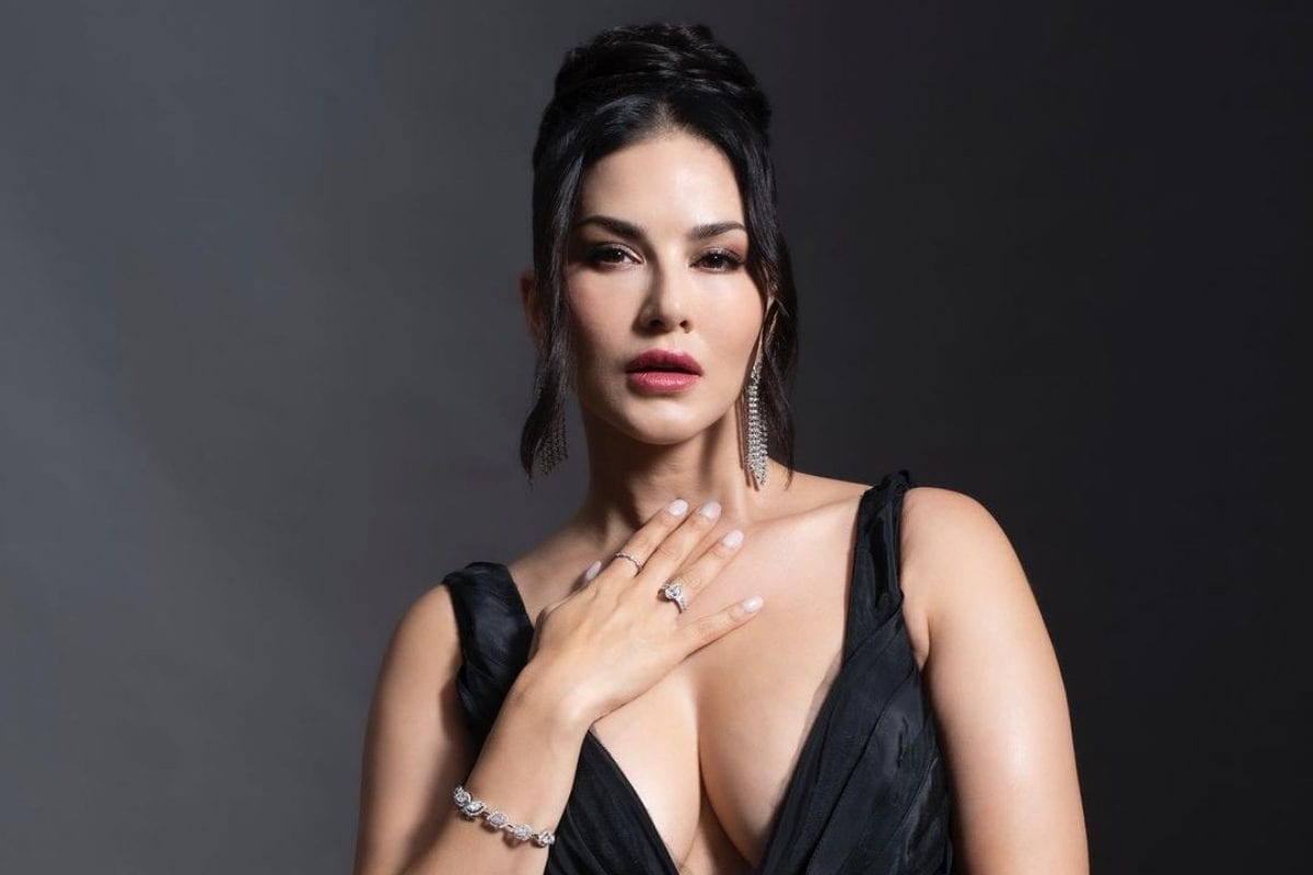 Xxx Sunny Leone And Salman Khan Shahrukh Khan - Sunny Leone On Shifting To Bollywood From Adult Entertainment, Says She  'Tried To Be Dignified' Throughout - News18