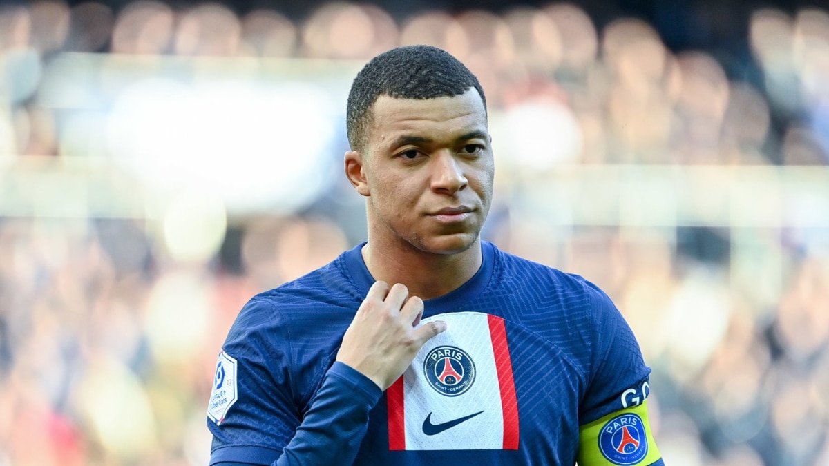 Transfer News Highlights, August 6 PSG Slap €200M Tag on Kylian Mbappe, Barcelona Offer Dembele to Al Hilal